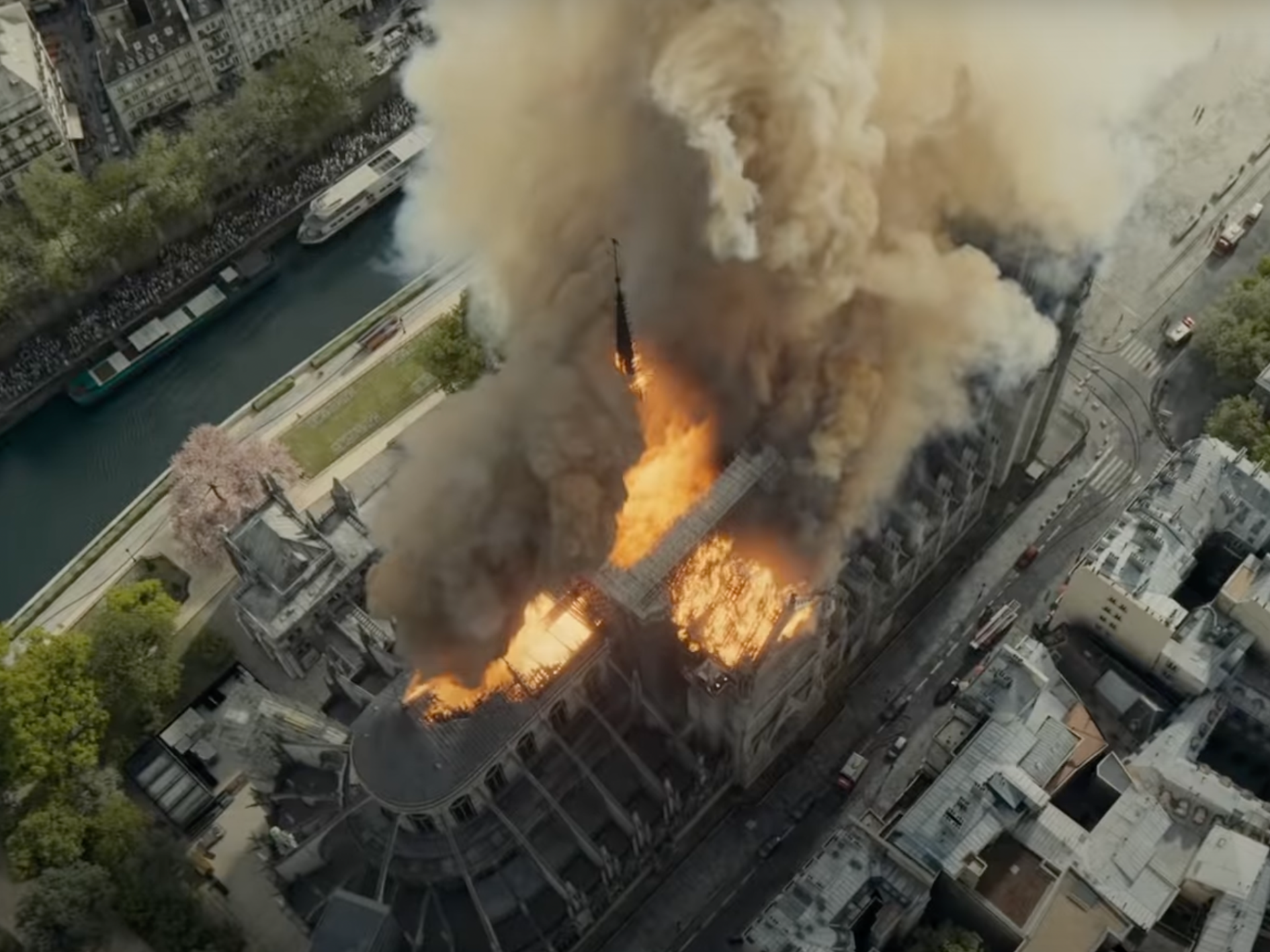 Voici les premières images du film sur l’incendie de Notre-Dame de...